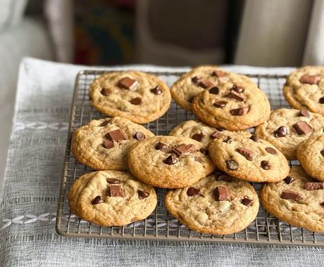 Bake Shop Chocolate Chip Cookies (small batch) Bake Shop Chocolate Chip Cookies (small batch)