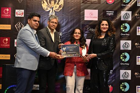 RECEIVED PARENTING BLOGGER OF YEAR AWARD IN JANUARY 2025 RECEIVED PARENTING BLOGGER OF YEAR AWARD IN JANUARY 2025