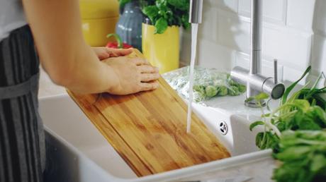 How to maintain an acacia wood cutting board? How to maintain an acacia wood cutting board?