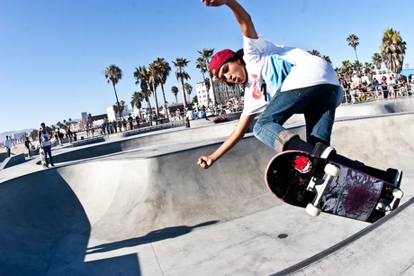 Skateboarding Safety: Essential Tips for a Risk-Free Ride skateboarding safety tips