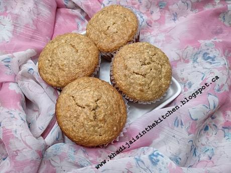 MUFFINS À LA BANANE ET NOIX DE COCO / COCONUT BANANA MUFFINS /MAGDALENAS DE BANANA Y COCO / مافن الموز وجوز الهند MUFFINS À LA BANANE ET NOIX DE COCO / COCONUT BANANA MUFFINS /MAGDALENAS DE BANANA Y COCO / مافن الموز وجوز الهند