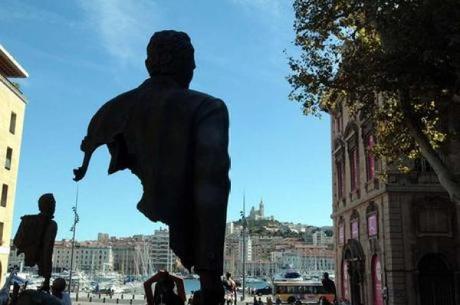 Ten Paths to Inner Peace When Life Feels Empty ‘Les Voyageurs’ sculpture by Bruno Catalano