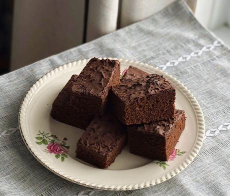 Old School Chocolate Tray Bake Cake (small batch)