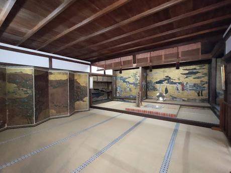 Temples and Cherry Blossoms in Mount Yoshino (Nara)