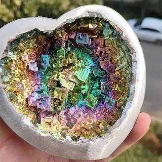 Crafting the Ethereal: The Art and Science of Bismuth Bowls Crafting the Ethereal: The Art and Science of Bismuth Bowls