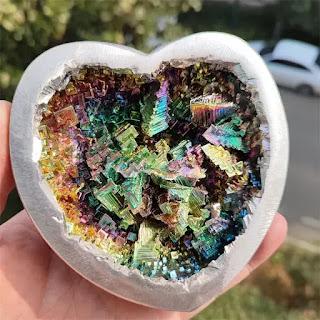 Crafting the Ethereal: The Art and Science of Bismuth Bowls Crafting the Ethereal: The Art and Science of Bismuth Bowls