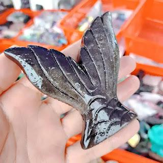 The Art and Essence of Natural Crystal Whale Tail Carving Crafts The Art and Essence of Natural Crystal Whale Tail Carving Crafts