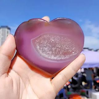 The Enchanting Beauty of Natural Pink Agate Geode Heart Carvings The Enchanting Beauty of Natural Pink Agate Geode Heart Carvings