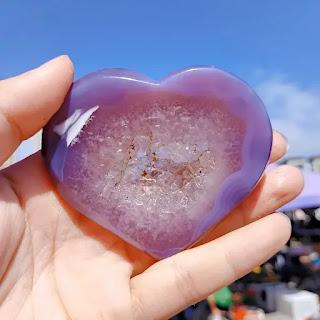 The Enchanting Beauty of Natural Pink Agate Geode Heart Carvings The Enchanting Beauty of Natural Pink Agate Geode Heart Carvings