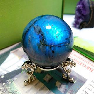 Crystal Healing Box: Unlocking the Mystical Powers of Crystals Crystal Healing Box: Unlocking the Mystical Powers of Crystals