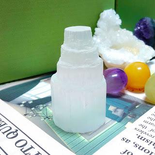 Crystal Healing Box: Unlocking the Mystical Powers of Crystals Crystal Healing Box: Unlocking the Mystical Powers of Crystals