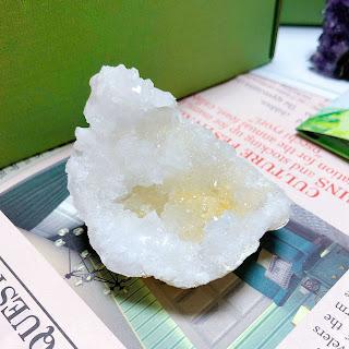 Crystal Healing Box: Unlocking the Mystical Powers of Crystals Crystal Healing Box: Unlocking the Mystical Powers of Crystals