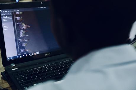 How Much Does It Cost to Fix a Laptop Screen? Factors That Affect the Price