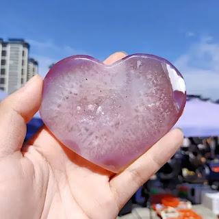 Discover Druzy Agate Heart: Formation, Meanings, and Geode Benefits Discover Druzy Agate Heart: Formation, Meanings, and Geode Benefits