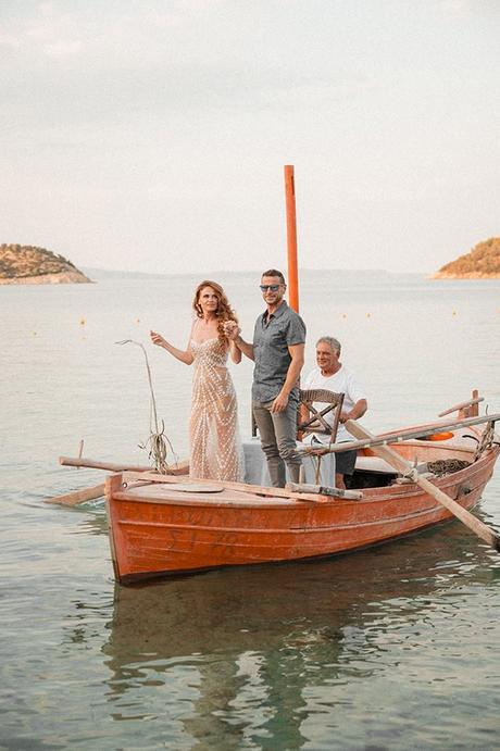 dreamlike-wedding-unique-floral-arrangements_18