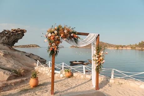 dreamlike-wedding-unique-floral-arrangements_14