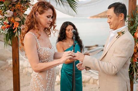 dreamlike-wedding-unique-floral-arrangements_25