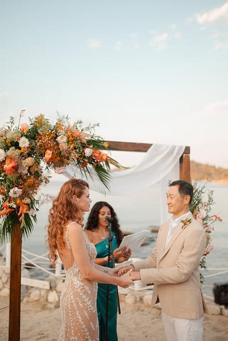 dreamlike-wedding-unique-floral-arrangements_26