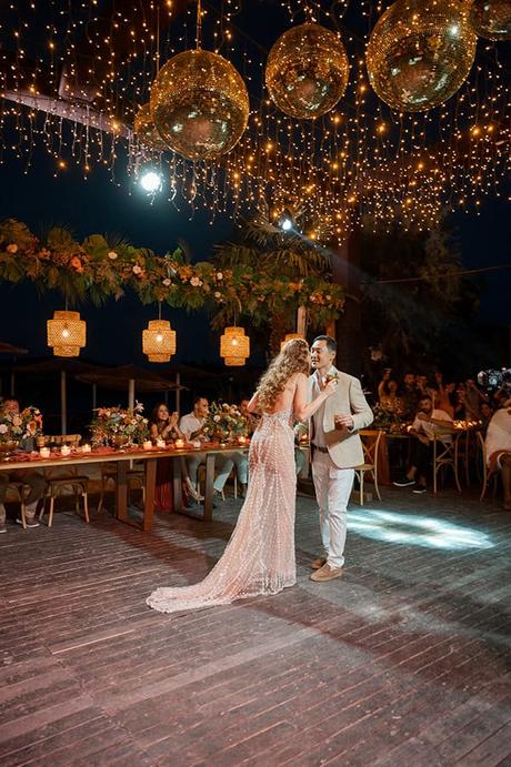 dreamlike-wedding-unique-floral-arrangements_40