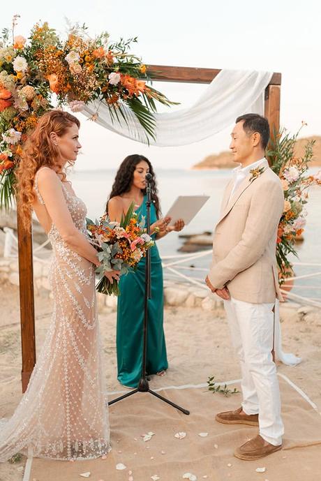 dreamlike-wedding-unique-floral-arrangements_24