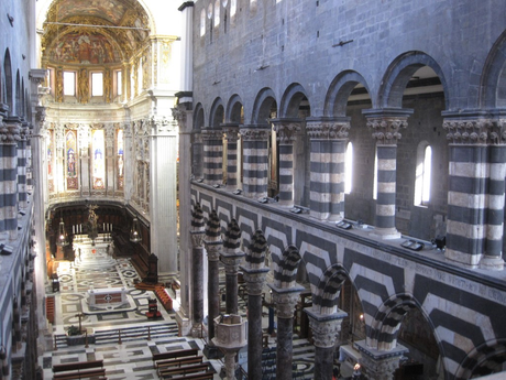 Touring Genoa and its symbols: the Cathedral of San Lorenzo is the historical, artistic and religious heart of the city. image.png
