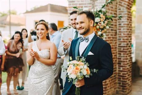 heartfelt wedding principal hall with romantic details_31