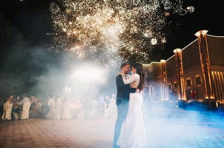 heartfelt wedding principal hall with romantic details_52