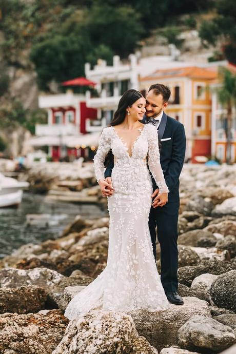 heartfelt wedding principal hall with romantic details_11