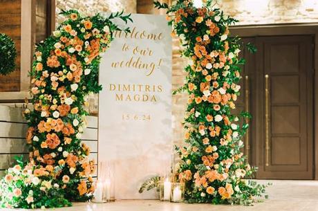 heartfelt wedding principal hall with romantic details_44