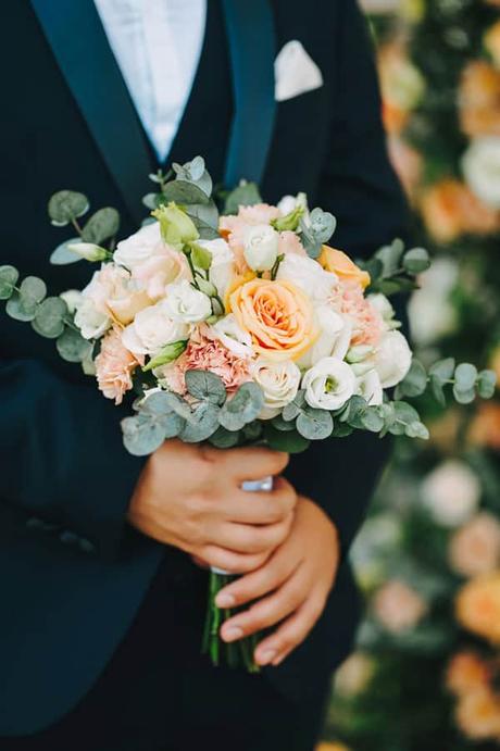 heartfelt wedding principal hall with romantic details_27