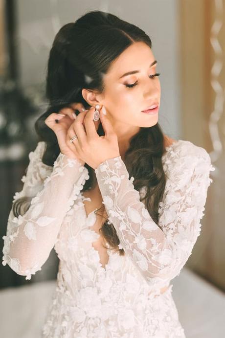 heartfelt wedding principal hall with romantic details_22