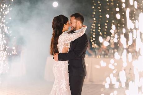 heartfelt wedding principal hall with romantic details_50