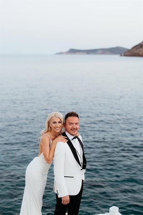 chic summer wedding breathtaking lazarou beach sifnos_31
