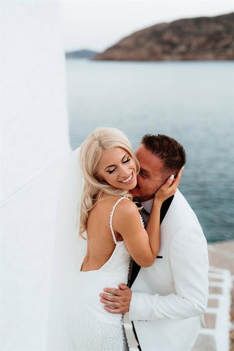 chic summer wedding breathtaking lazarou beach sifnos_13