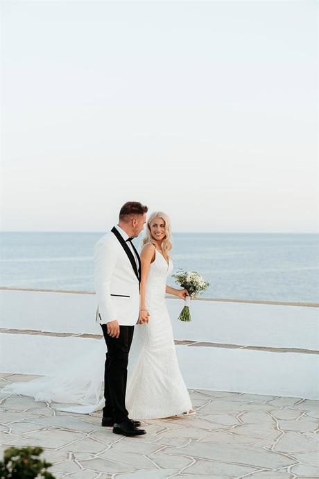 chic summer wedding breathtaking lazarou beach sifnos_28