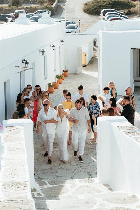chic summer wedding breathtaking lazarou beach sifnos_19