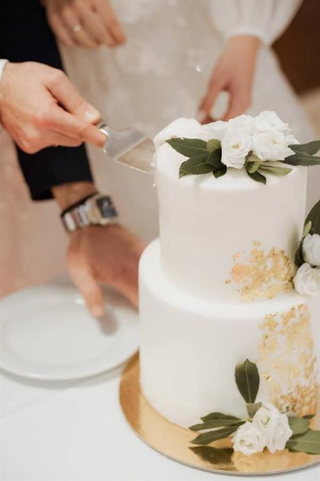 romantic winter wedding drama_36