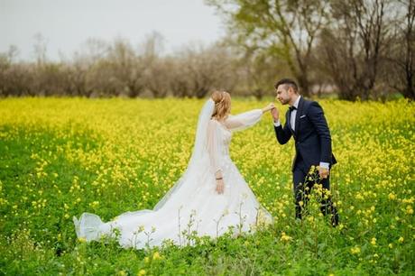 romantic winter wedding drama_40