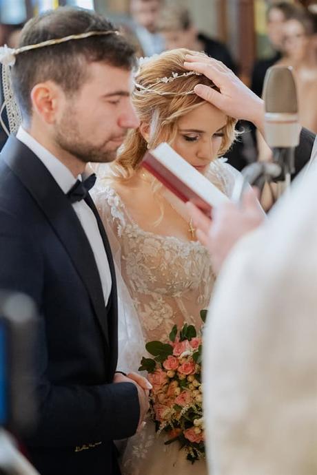 romantic winter wedding drama_30