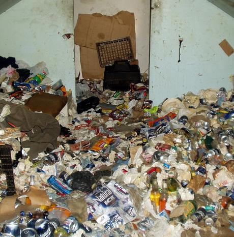 Ten Weird and Shocking Stories Of Squatters From Hell