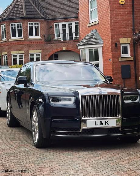 wedding car hire london black premium wedding car for hire around ancient building phantomhire