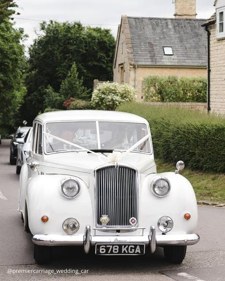 wedding car hire london retro white wedding car premium level premiercarriage wedding car