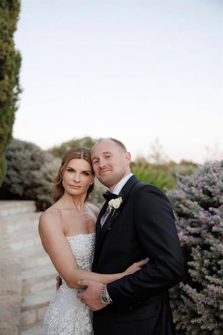 romantic-autumn-wedding-ktima-vikis-filled-with-lush-florals-timeless-elegance_12