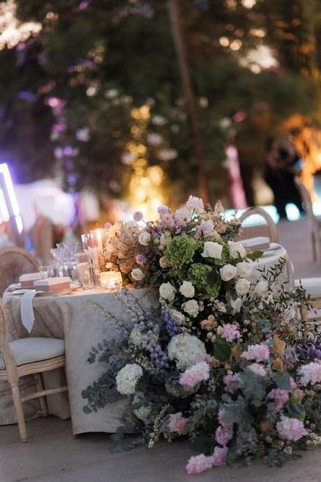 romantic-autumn-wedding-ktima-vikis-filled-with-lush-florals-timeless-elegance_30