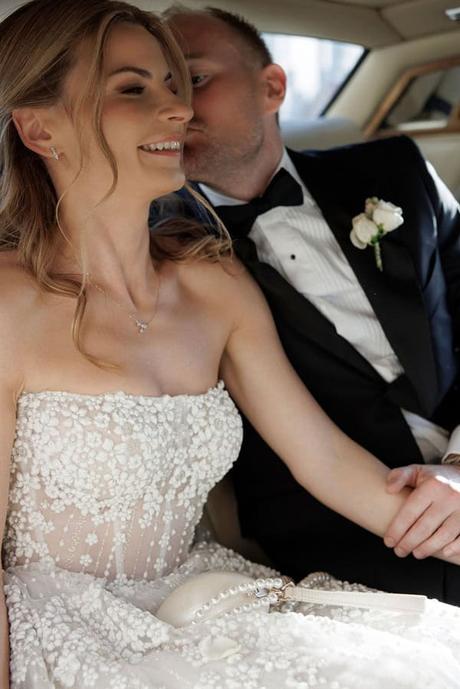 romantic-autumn-wedding-ktima-vikis-filled-with-lush-florals-timeless-elegance_26