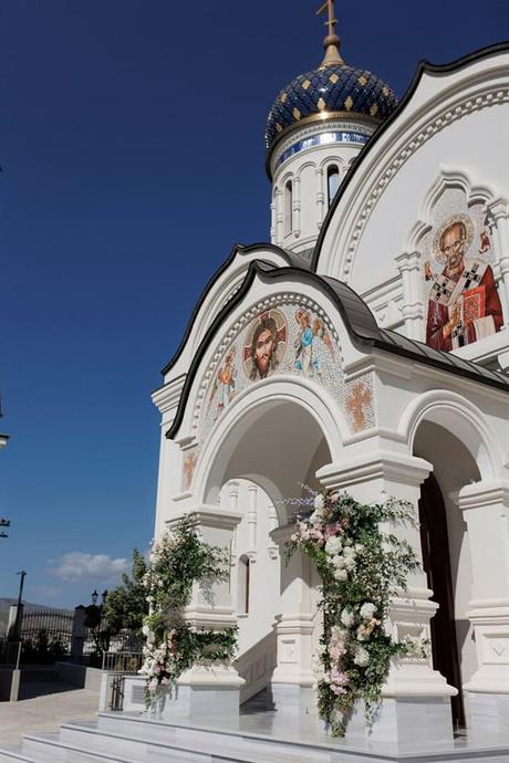 romantic-autumn-wedding-ktima-vikis-filled-with-lush-florals-timeless-elegance_18