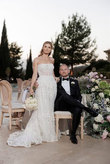 romantic-autumn-wedding-ktima-vikis-filled-with-lush-florals-timeless-elegance_11