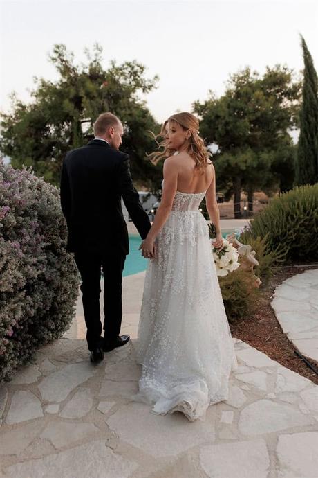 romantic-autumn-wedding-ktima-vikis-filled-with-lush-florals-timeless-elegance_27