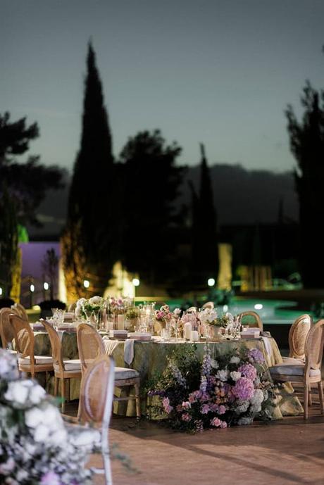 romantic-autumn-wedding-ktima-vikis-filled-with-lush-florals-timeless-elegance_29