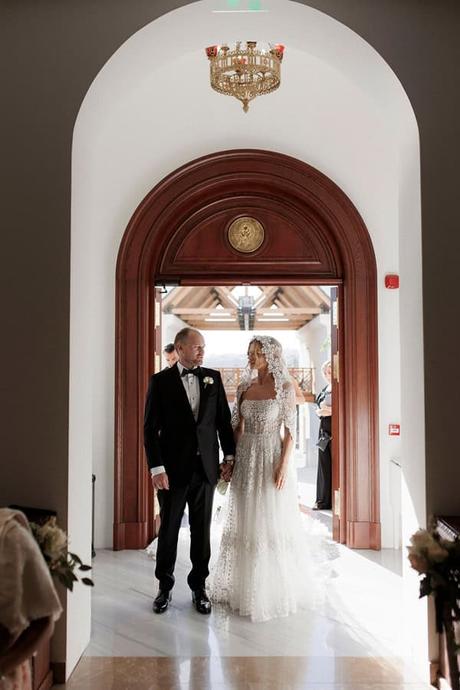 romantic-autumn-wedding-ktima-vikis-filled-with-lush-florals-timeless-elegance_21